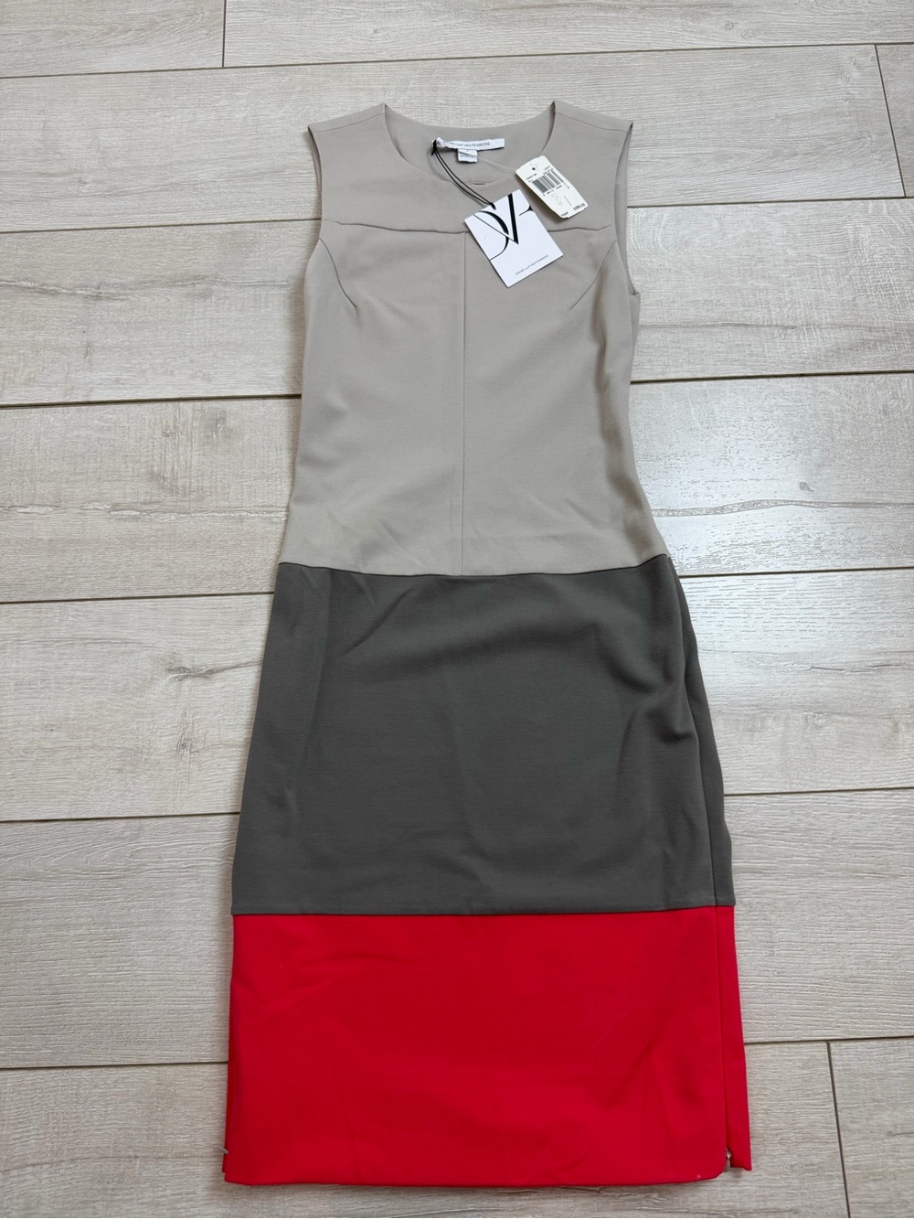 Diane von Furstenberg Colorblock Sheath Dress Size 2 MSRP $365 NWT
